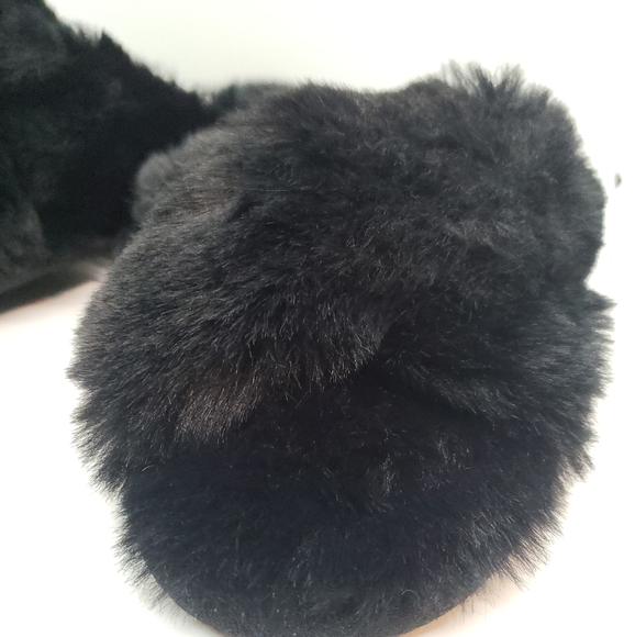 Girls Open Toe Fluffy Slippers - Picture 2 of 3